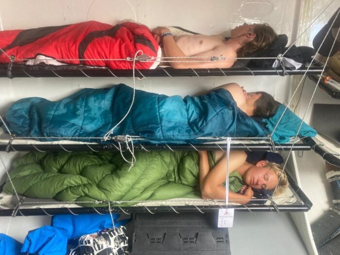 Rusten is een belangrijk onderdeel tijdens een zeilopleiding of zeilcursus
